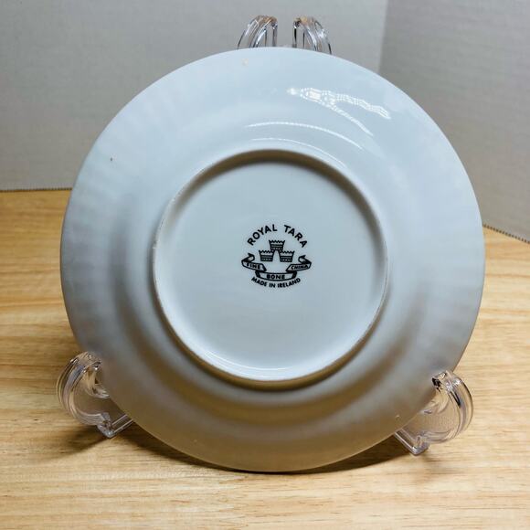 Rose Bouquet by Royal Tara Rose Bread & Butter Plate Pre-Owned - Picture 2 of 4